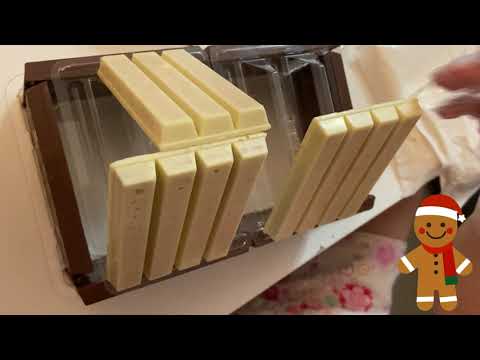 Building my 🎄KIT KAT CABIN & HUT🍫🍫