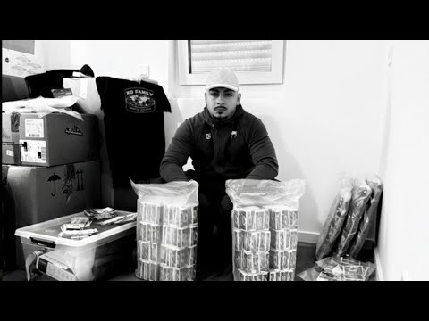 AZO - DIE GANZE STADT IST AM DURCHDREHEN (prod. von Brooks)