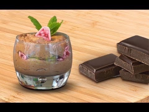 Mousse au chocolat noir et les véritables cuberdons à la framboise