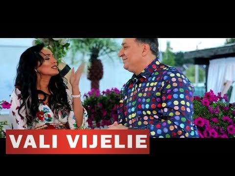 Vali Vijelie & Irina Lepa – Te super iubesc Video