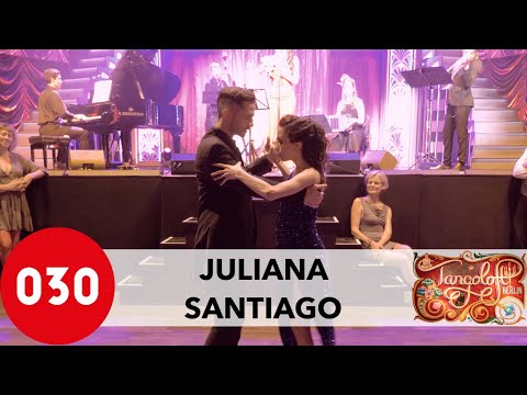 Juliana Aparicio and Santiago Hernandez – Canto de amor