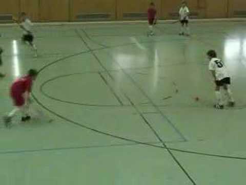 Chrisi in der Verteidigung - Hallenhockey U10A