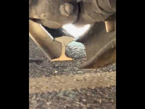 Bus Front Axle Suddenly Failed – Roadside Repair Work
