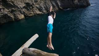 Download lagu Van Halen - Jump (Full HD) (Original Song) (Breathtaking Cliff Jumping Video) mp3