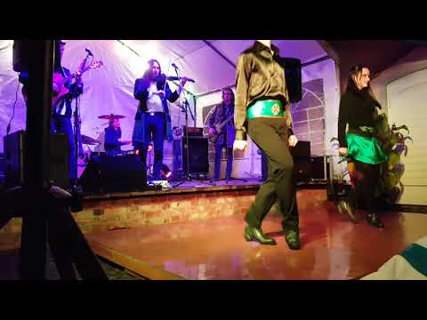 Larkin Celtic Folkrock mit Tänzer im Kunsthof Fürstenberg (Eisenhüttenstadt) 23.9.2017