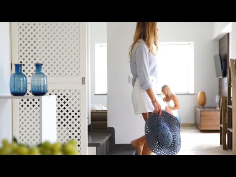 Nadira - Stylish Seafront Villa in Sicily with Relaxation Pool | Villatravellers.com