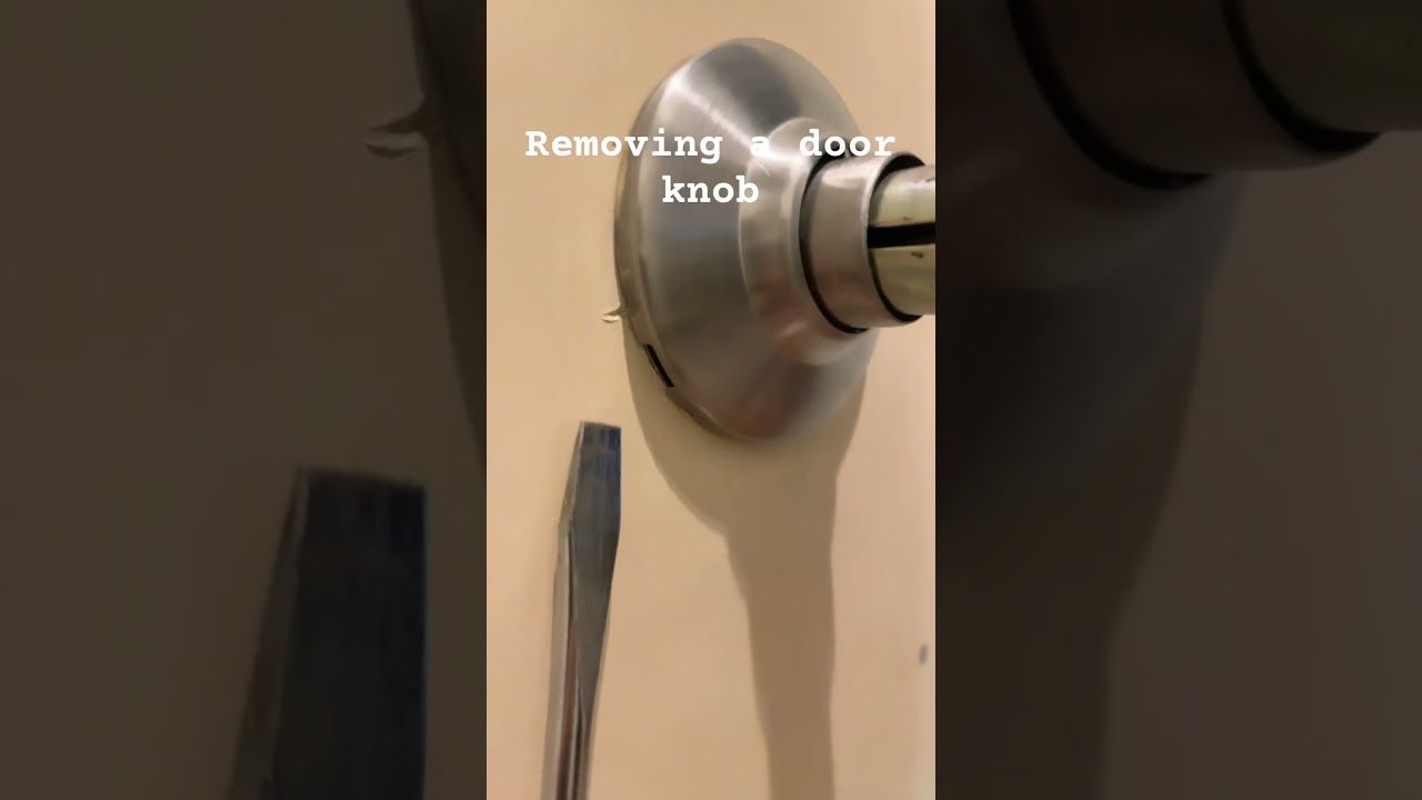 🔧🚪 #mustwatch Easy Quickie Fix Pt 1: Removing a Door Knob to Replace a Broken Latch 👩🏻💪✨
