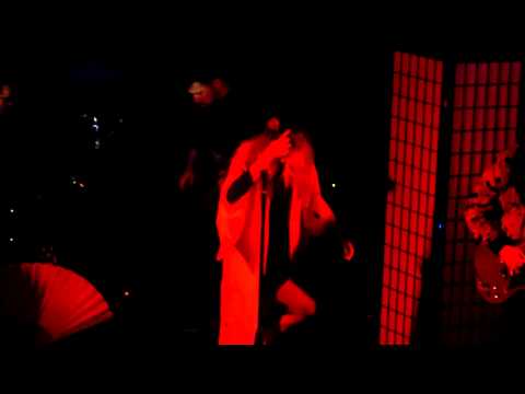 Io Echo - I'm On Fire (The Troubadour, Los Angeles CA 8/17/12)