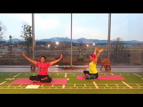 SLOW & DEEP YOGA mit Jirawat & Stephanie auf Englisch