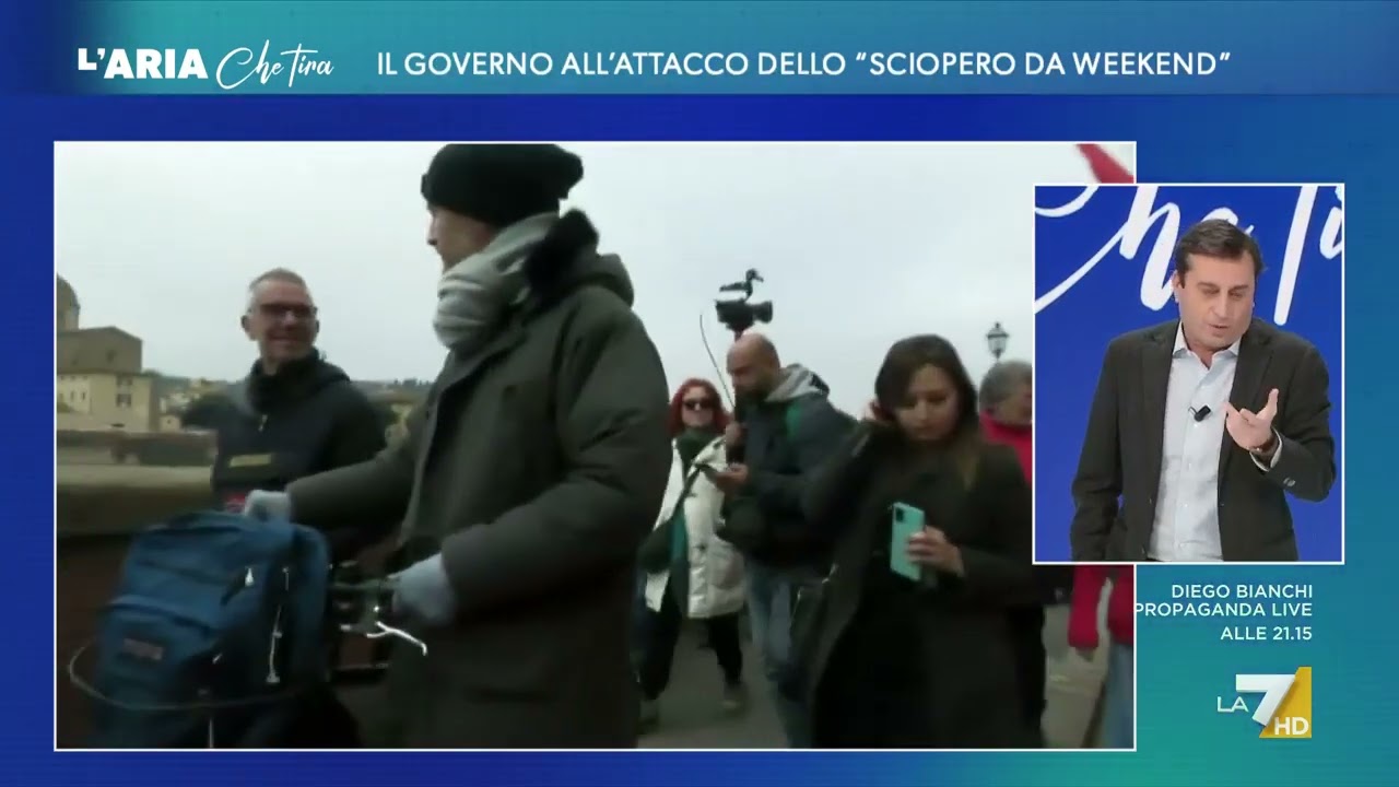 Sciopero generale, Bocchino: "Prima c'era il sabato fascista, ora il venerdì sindacalista"