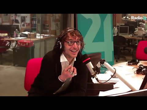 Mauro da Mantova festeggia il compleanno scontrandosi con Ester - La Zanzara 27.4.2017