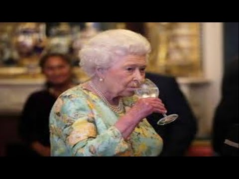The Queen’s 'favourite cocktail' is the perfect summer drink – and it’s super easy to make