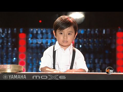 Amazing! 4-Year-Old Prodigy Plays the Piano Like a Master