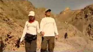 Inspirational Great Walk theme song &#39;Right Here With You&#39;