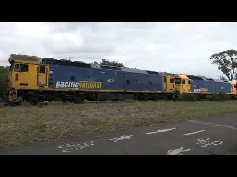 G527 G525 on Long Island near Leawarra