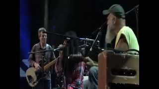 Seasick Steve live with Jack White & Alison Mosshart & John Paul Jones