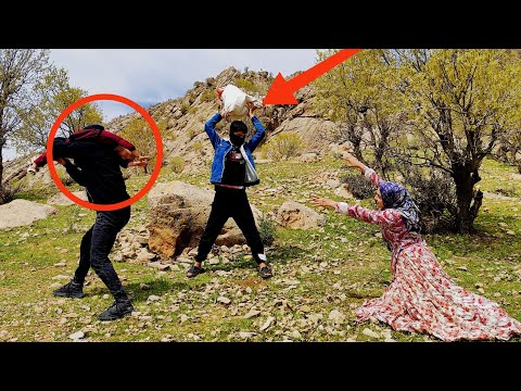 "Terrifying Kidnapping: 3-Year-Old Girl Taken by Thieves in the Mountains"😱😰