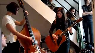 Tiny Ruins- She'll Be Coming Round (Oliver Peel Session #42, Paris, 24 June 2012)