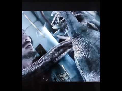 Calvin creature looks for a way in! Life (2017) #shorts #scifi #creature