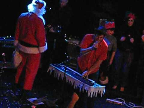 Skadventures of Ska Jenny: Slackers Holiday Show // Brooklyn - Slackers - "Santa Claus is Comin' to Town!"