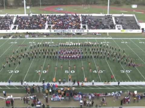 SCSU Marching 101 Vs NCA&T  Blue & Gold Marching Machine Halftime Battle of the Bands 2009 Part 1