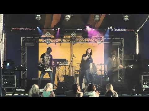 Mihkel Ratt - Üksinda (Live @ Lähte Jaanituli 2012)