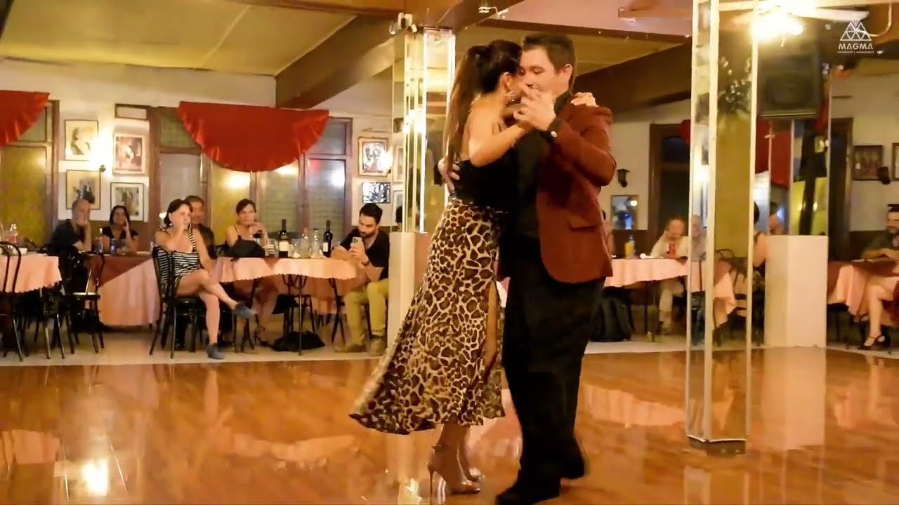 Erika urrutia & Julio Rojas - Con Toda la Voz que tengo (Milonga)