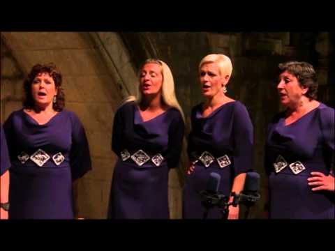 Klapa Amfora - U polju se mala narančica vije