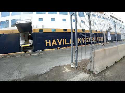 Havila Guests go to Northcape