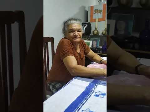 Avó Tomando uma Taça de Vinho 🤶🏼🧓🍷Inês Mota❤️