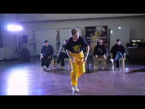 kids pro bboy Fire vs bgirl Sunny г.Вязьма - "ALL OPTION" break dance battle