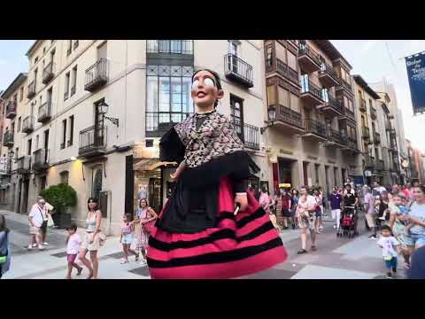 Gigantes y cabezudos en Soria - a walk with the giants of Soria