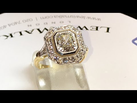 Vintage style antique engagement ring with cushion cut central diamond ❤️