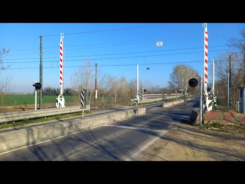 Passaggio a livello Alessandria strada Casalcermelli nuova versione - Level crossing - Bahnübergang