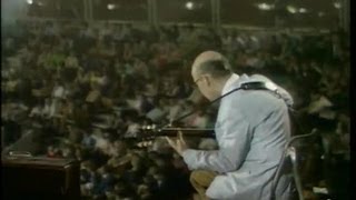 Jim HALL à la guitare
