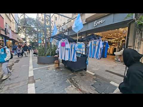 Camisetas, gorros y banderas: los precios mundialistas en las calles de Córdoba