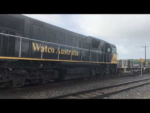 DR1564 and DR1565 shunt watco rail train kwinana