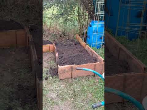 Ceramic Raised Beds: Back to Origins with La Huertina De Toni