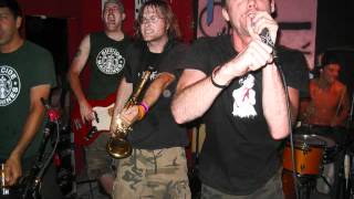 Safe Haven - Big D and the Kids Table - How It Goes