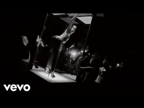 Juicy BAE, Hoke - BITCH (vídeo)