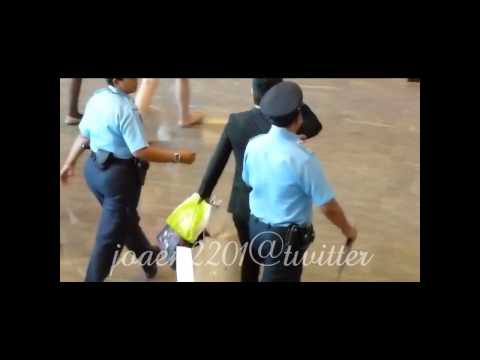 [2012.02.16] DONGHAE & SIWON ARRIVAL IN SG