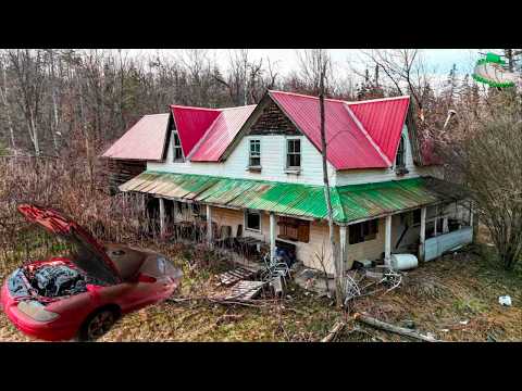Teachers Time Capsule ABANDONED For Over 30 Years With Everything Left Behind! What Happened Inside?
