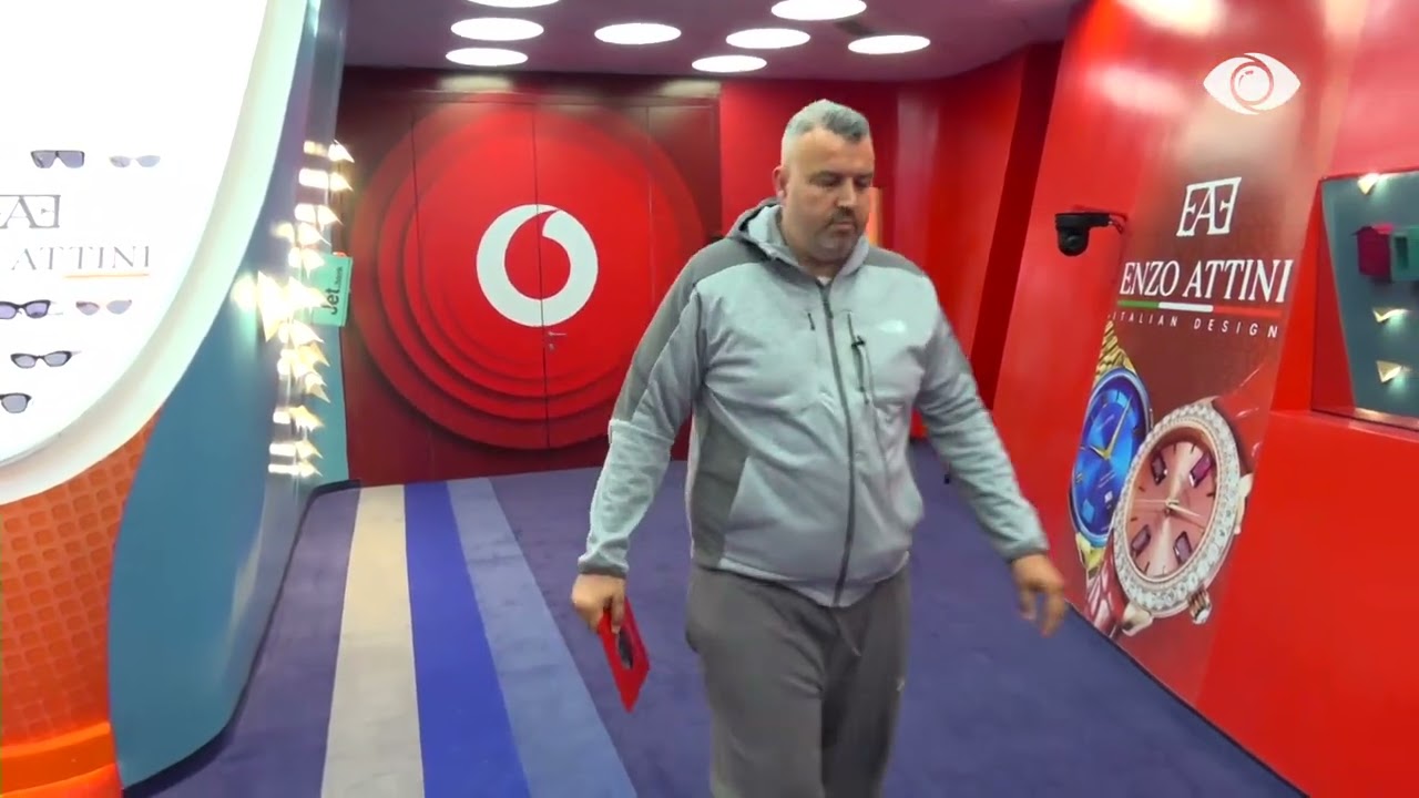 Rogerti thyen kutinë e emergjencës, çfarë shkruhet në zarf