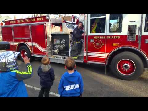 Santa come to Morris Plains at the Osbornes