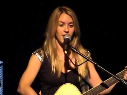 Thumbnail for Liz Phair : "White Babies" Live @ Philadelphia (2005) [A.R. 4:3] by Liz Phair