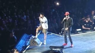 J-ax &amp; Fedez - Il Giorno e la Notte - LIVE @Milano Forum Assago 14/04/17 + TESTO