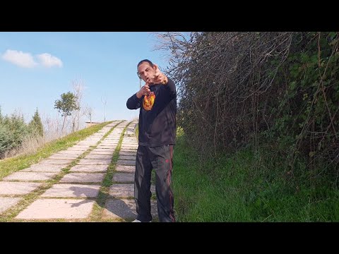 Eshôj Ekirne  -  Poeta de cuneta (ONESHOT)