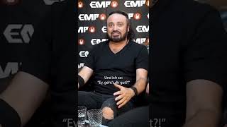 Wenn einem DER SCHULZ in den Schoß fällt ... #oomph #interview #metalhead