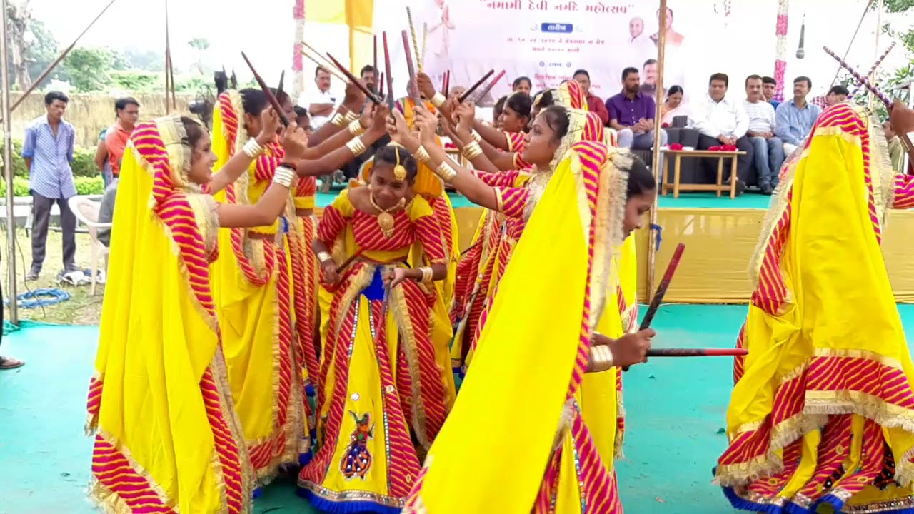 નમામિ દેવી નર્મદે મહોત્સવ  - શાળા ની બાળા દ્વારા રાસ અને ગરબા