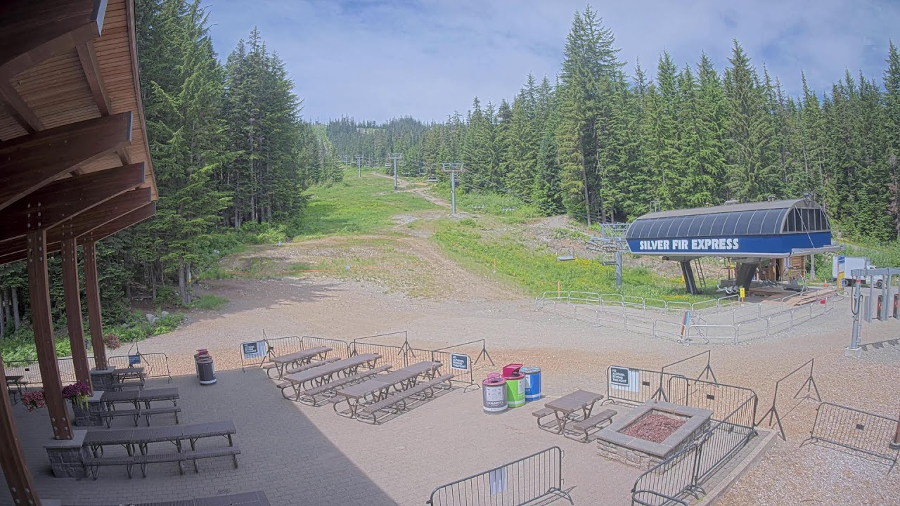 Live webcam view of Silver Fir Base, Summit at Snoqualmie
